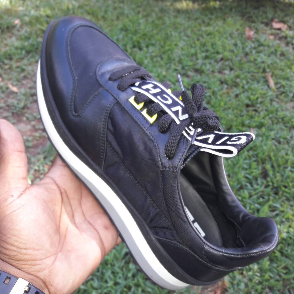 Givenchy Black and White Men's Sneakers - Picture 4 of 12